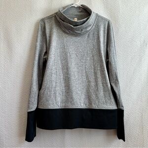 Lucy Women’s Gray Black Sweatshirt Size: XL